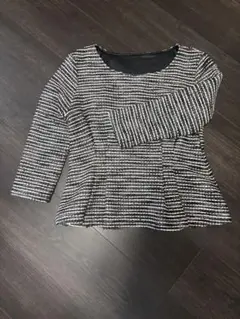 柔らかいツイードペプラムトップス