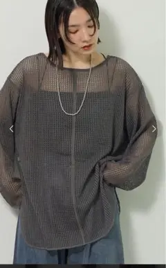 グリーンパークス　メッシュ長袖ゆるカットプルオーバー　ダークグレー