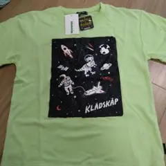 klädskāp 宇宙テーマ Tシャツ 120タグ付き