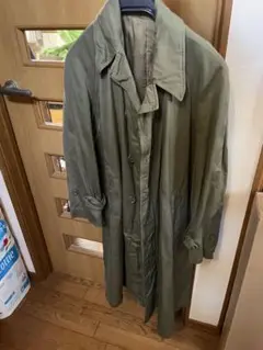 オリーブグリーン トレンチコート