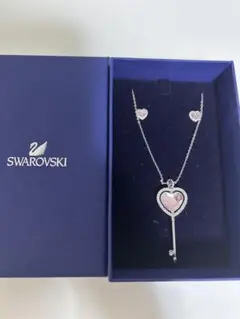 Swarovski ハート型鍵モチーフ ネックレス＆ピアスセット