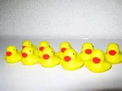 ミニ あひる 消しゴム 10個】小さい けしごむ 浮かない かわいい 小物 黄色