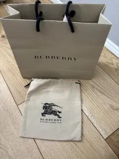 BURBERRY フラグメントケース 保存袋付き