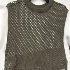 Zara Tシャツ　ベスト　カーキ