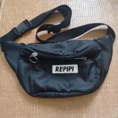 REPIPI ブラック ショルダーバッグ