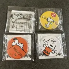 PEANUTSカフェ　博多　缶バッジ　アクキー