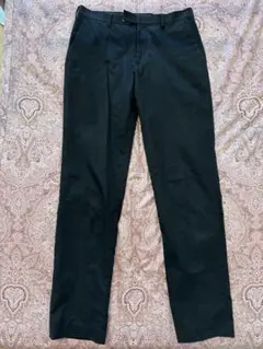 黒　スラックス ユニクロ　UNIQLO
