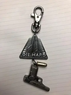 セール中！ダイ・ハード 銃キーホルダー
