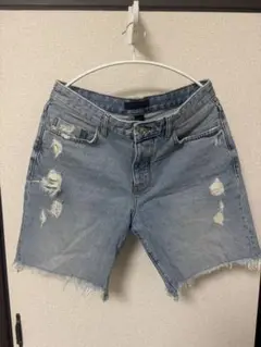 FOREVER21 ダメージデニムショートパンツ