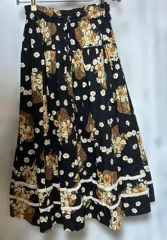 お値下げしました！　花柄ロングスカート　黒系