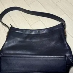 ウンガロ ungaro 黒 牛革 ハンドバック ショルダーバック