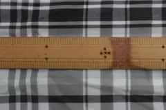 チェック柄の綿生地 120×2ｍ20250428