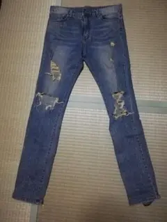 SAINT LAURENT風デストロイデニム
