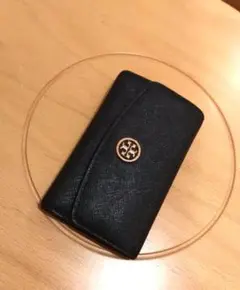 TORY BURCH 黒い合成皮革キーケース