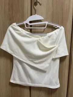 オフショルダー ホワイト ニット