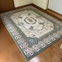 ペルシャ風絨毯　ベルギー産 170Ｘ230 薄いグリーン