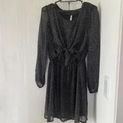 シンプル　花柄ワンピース