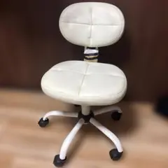 ホワイト　オフィスチェア　ニトリ　ワークチェア