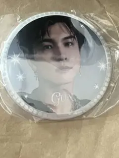 岩田剛典　缶バッジ　ELLY フォトカード　三代目　ガチャ