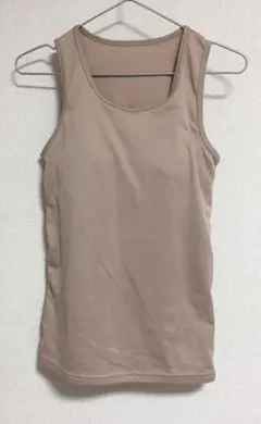 パット付きタンクトップ