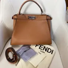 FENDIピーカブー セレリア 美品保護シール付いてます。