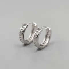 【再入荷】アルファベット　シルバー　メンズ　ピアス　両耳　フープ　リング　韓国