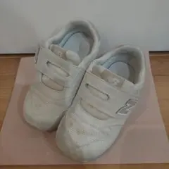 New Balance ホワイト スニーカー１５、５センチ
