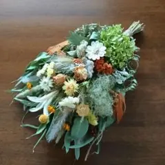 アナベルとスモークツリー、ビタミンカラーの花ばなのスワッグ　44cm ［577]