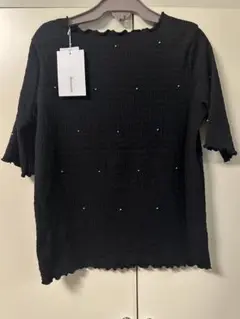黒のシルバー装飾付き半袖トップス 新品タグ付き