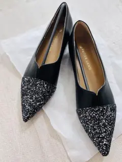 Futier Landブラック×グリッター Vカットポインテッドフラットシューズ