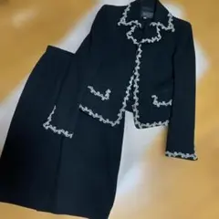 マギー黒モールスーツ
