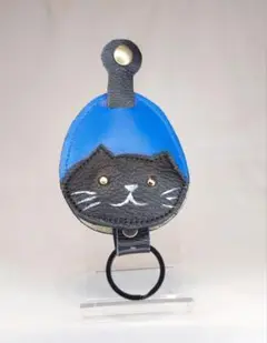 ♥ハンドメイド♥本革　ネコのデザインキーホルダー（ブルー＆ブラック）