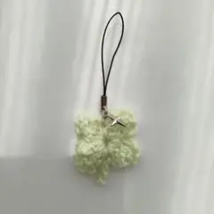 クローバー型毛糸ストラップ