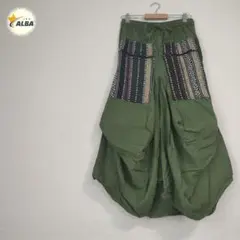 【美品】スカート　変形デザイン　エスニック柄　刺繍　緑　カーキ　アジアン　個性派