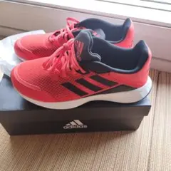 adidas トレーニングシューズ レッド/ブラック