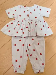 【H&M 】いちご柄 トップスとパンツ　セット