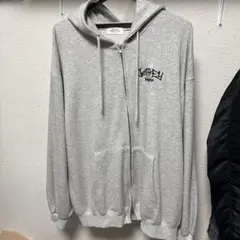 グレー パーカー