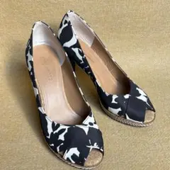 ストロベリーフィールズ パンプス