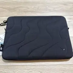 ブラック ノートPCケース 波模様