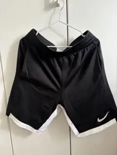 Nike DRI-FIT 半ズボン Mサイズ 黒白　キッズ