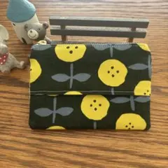 ティッシュケース付ファスナーポーチ