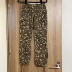 む