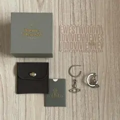 Vivienne Weswood ピアス