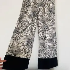 DOU DOU ボタニカル　サテンパンツ