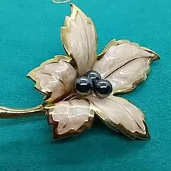 ブラックパールブローチ