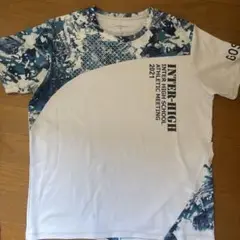 Tシャツ2枚、ズボン