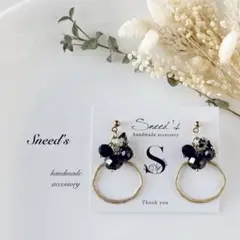 ▪マットゴールドフープ×デザインビーズ×ダルメシアンビーズピアス／イヤリング