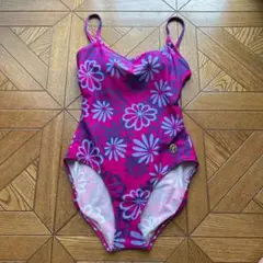 【値下げ】Triumph・トリンプ　花柄ワンピース　水着　スイムウェア　ビキニ