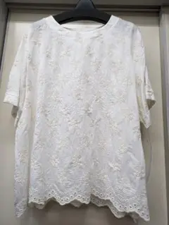 夏物　angelina オシャレかわいいデザイン　刺繍レース　プルオーバー