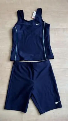 Reebok 水着セパレート　紺色ネイビー女の子リーボック130㎝　新品タグ付き